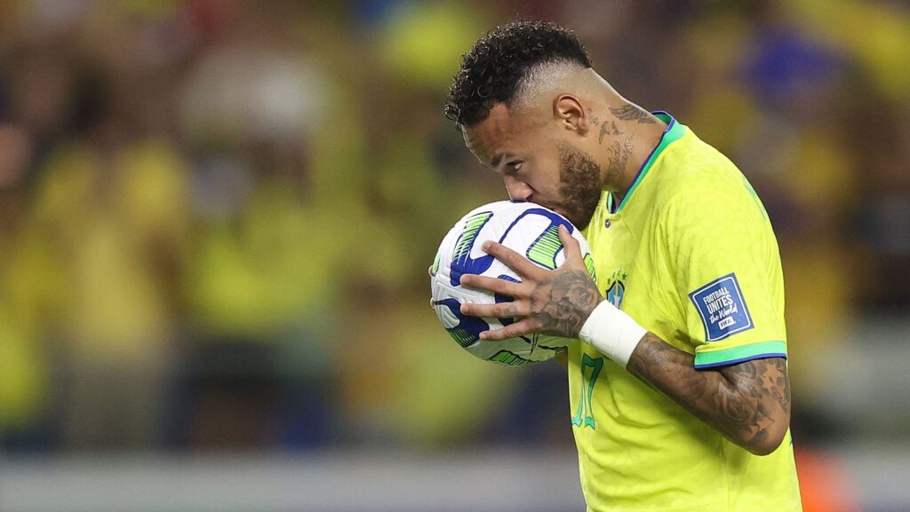 Alex avalia Seleção e vê Neymar como peça-chave na retomada do protagonismo
