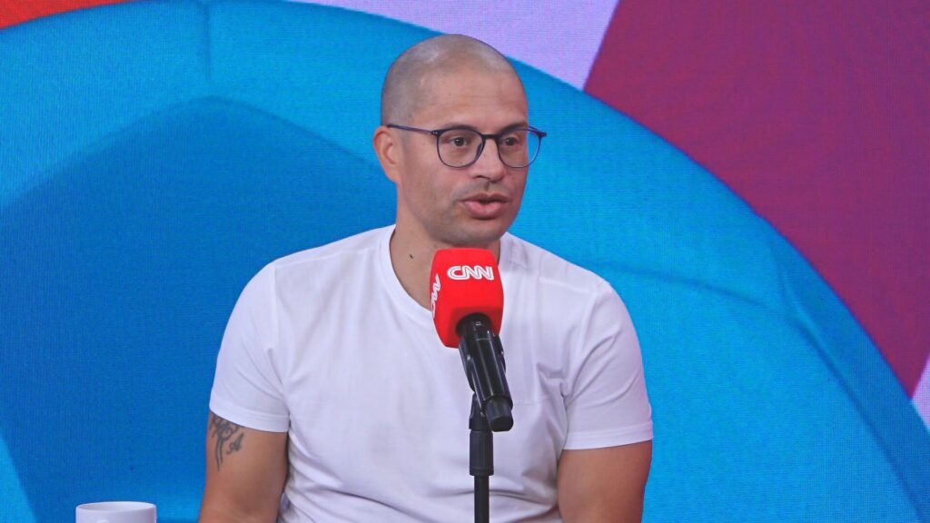 Alex relembra criação do Bom Senso FC e diz que futebol está longe do ideal