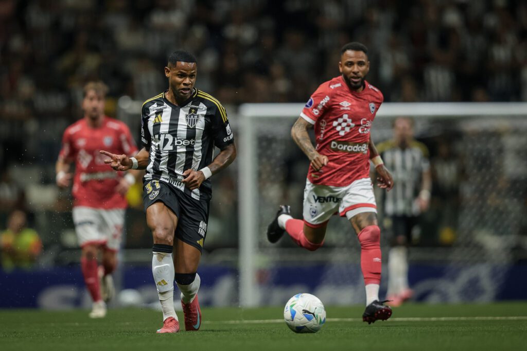 Atlético Mineiro martela, mas só empata com o Cienciano em casa e avança na vice-liderança
