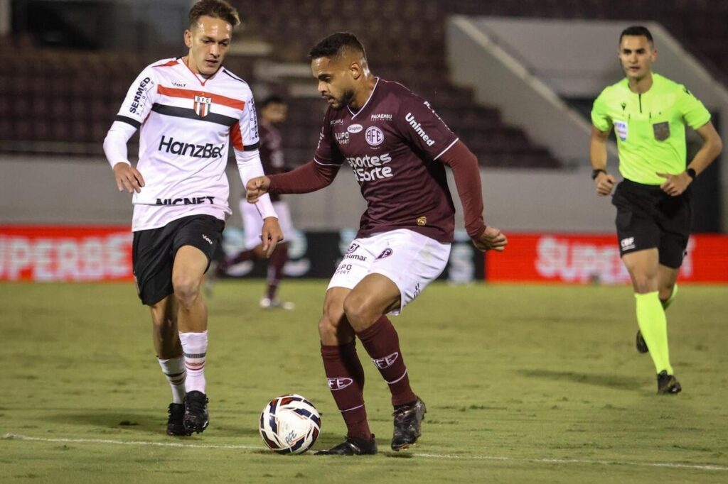 Clássico entre Ferroviária e Botafogo na Série B termina empatado