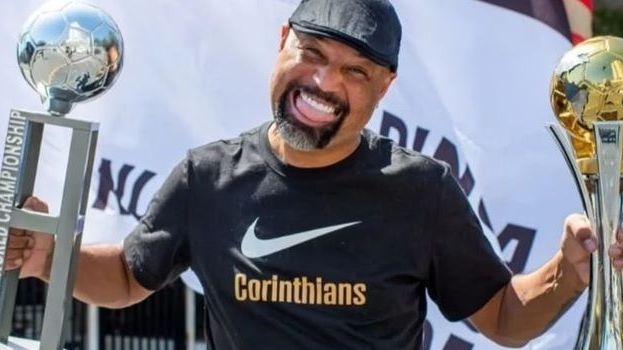Dinei pede para sair da base do Corinthians