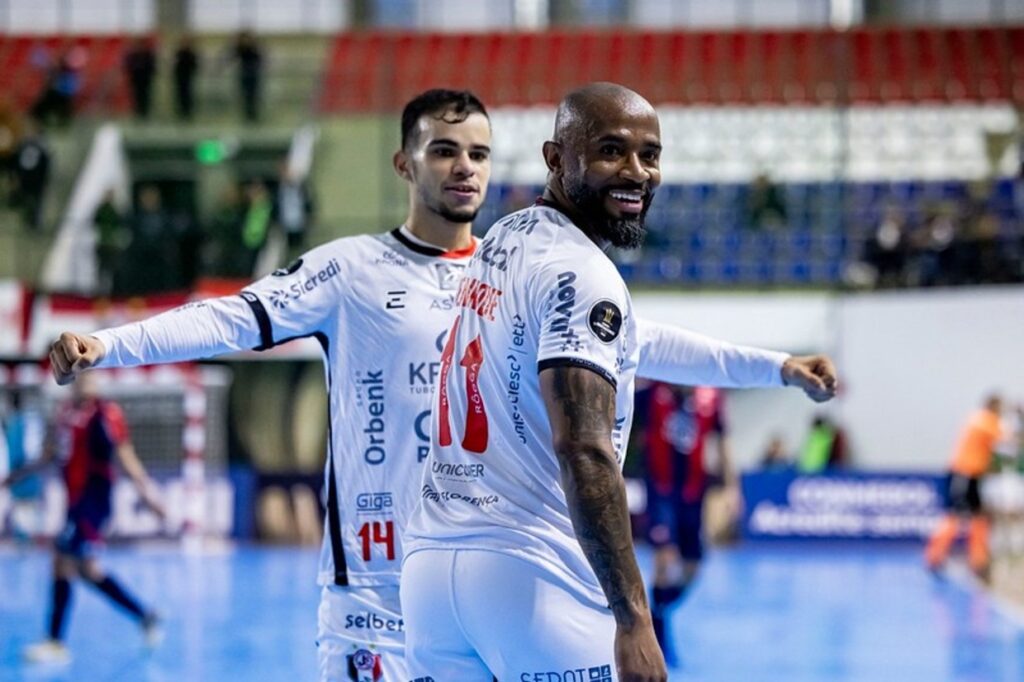 Joinville derruba o Cerro Porteño e confirma semifinal brasileira na Libertadores