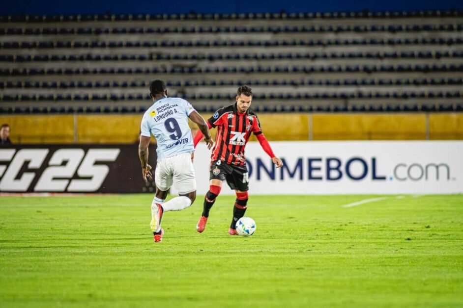 Vitória perde para a Universidad Católica e se despede da Sul-Americana