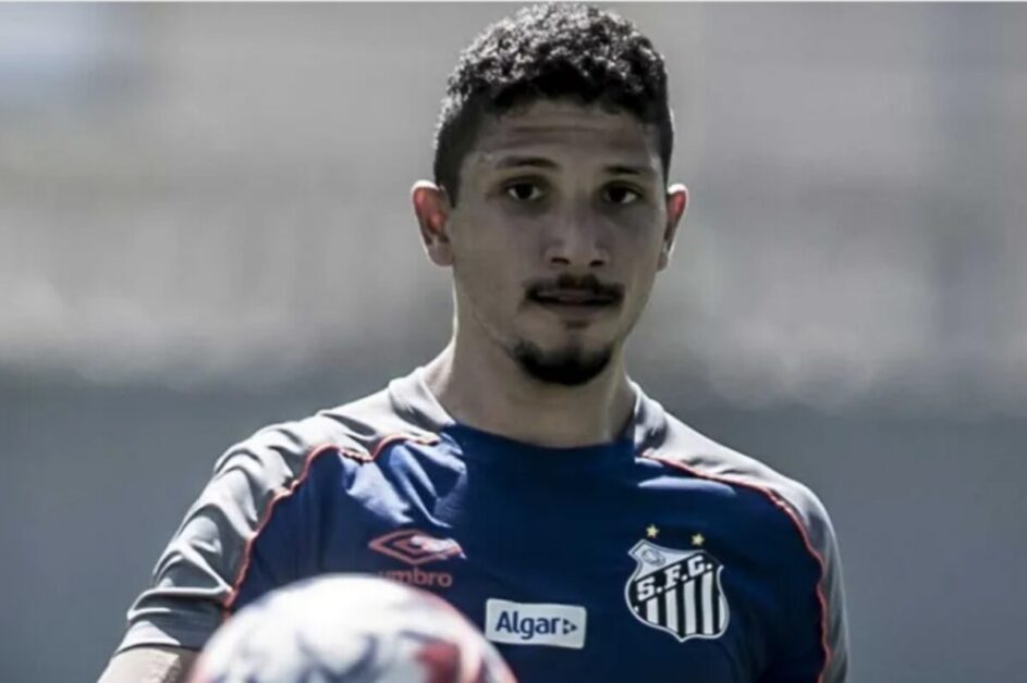Volante ex-Santos anuncia aposentadoria aos 30 anos