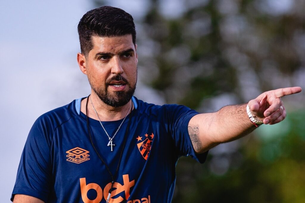 Após quatro jogos, Sport demite António Oliveira