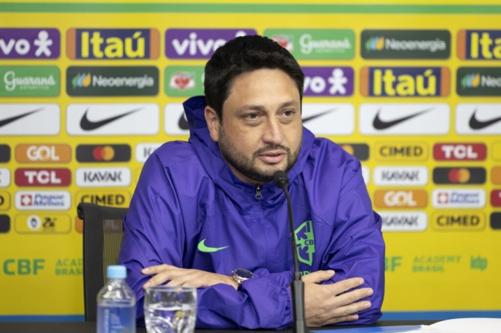 Arthur Elias convoca seleção brasileira para Copa América