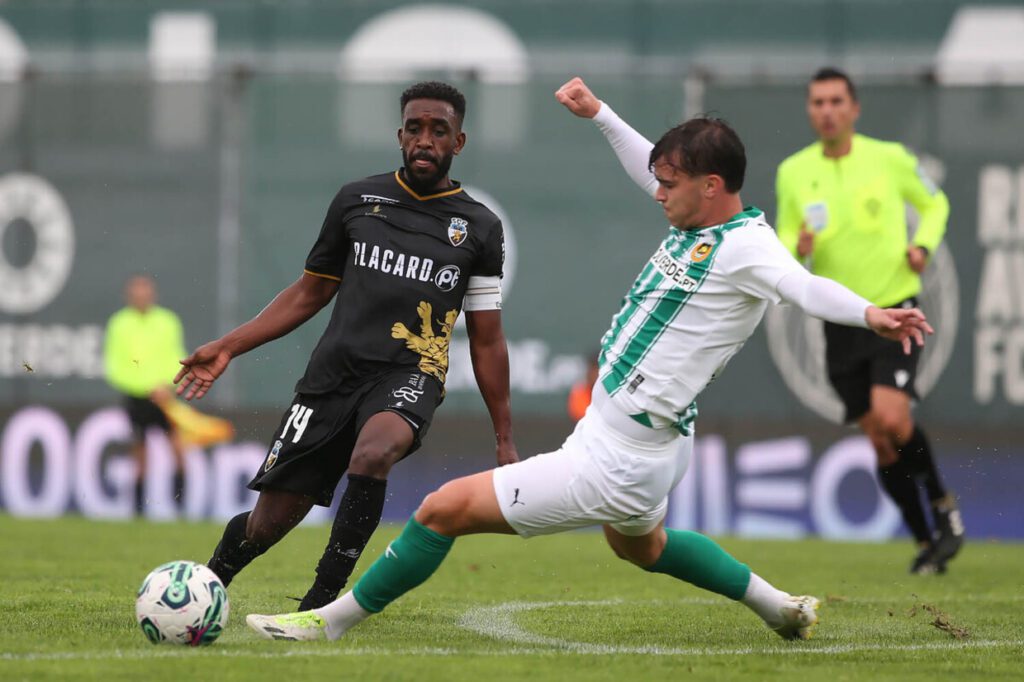 Athletic repatria meia que estava fora do Brasil desde 2016
