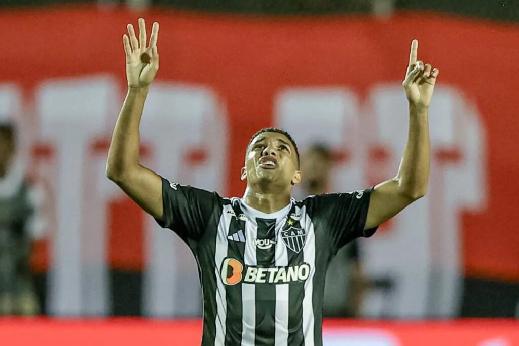 Atlético empresta Palacios para clube árabe