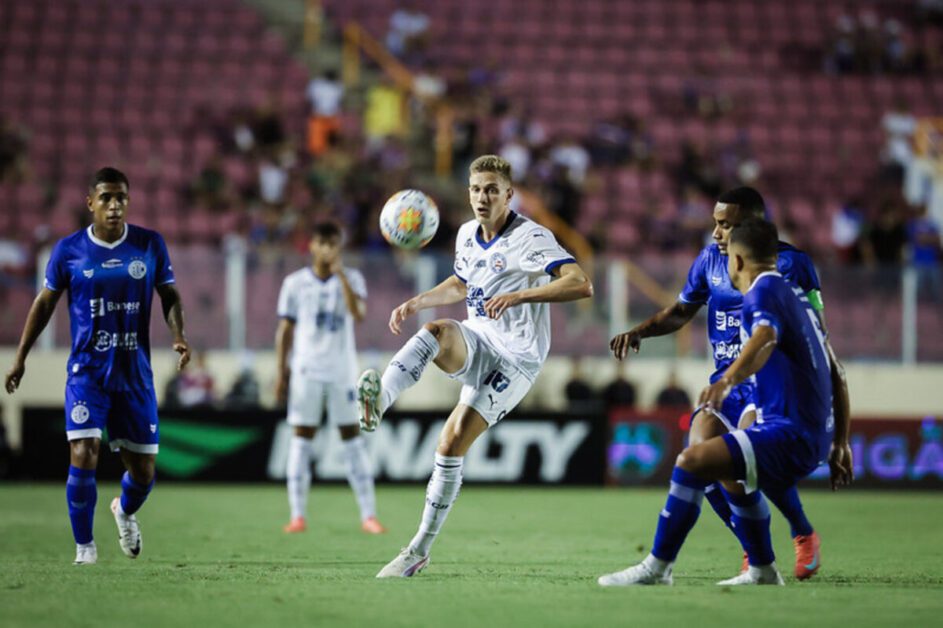 Confiança vence Bahia com garotos e entra no G4 da Copa do Nordeste