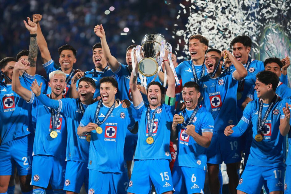 Cruz Azul repete PSG e aplica 5 a 0 em final de Champions