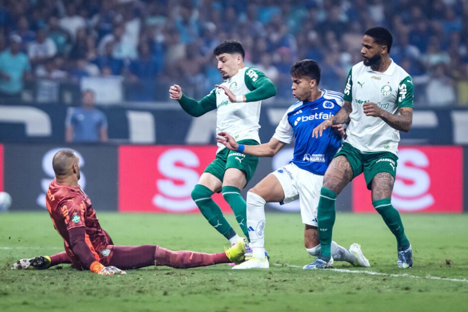 Em noite de Kaio Jorge, Cruzeiro derruba o Palmeiras em cinco minutos e assume vice-liderança