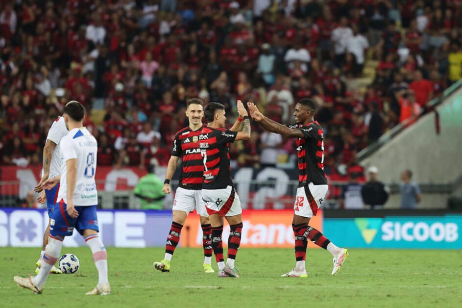 Flamengo atropela o Fortaleza e assume a liderança do Brasileiro