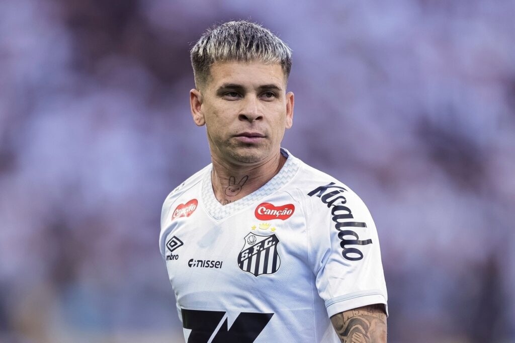 Fluminense negocia com Soteldo, do Santos, para disputa do Mundial