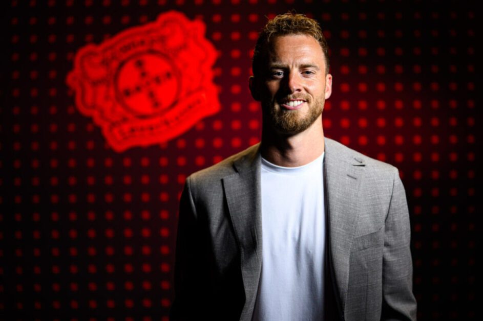 Goleiro da seleção holandesa completa 'dança das cadeiras' e é anunciado no Leverkusen