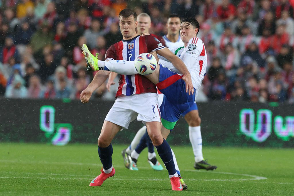 Itália sofre derrota pesada para a Noruega na estreia das Eliminatórias e liga o sinal de alerta