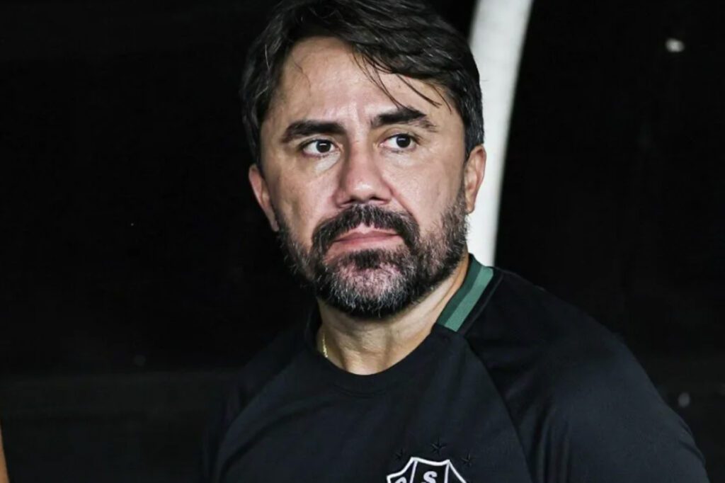 Lanterna na segundona, Paysandu demite técnico
