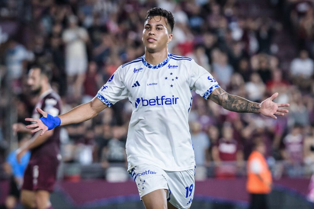 Leverkusen entre os interessados por Kaio Jorge