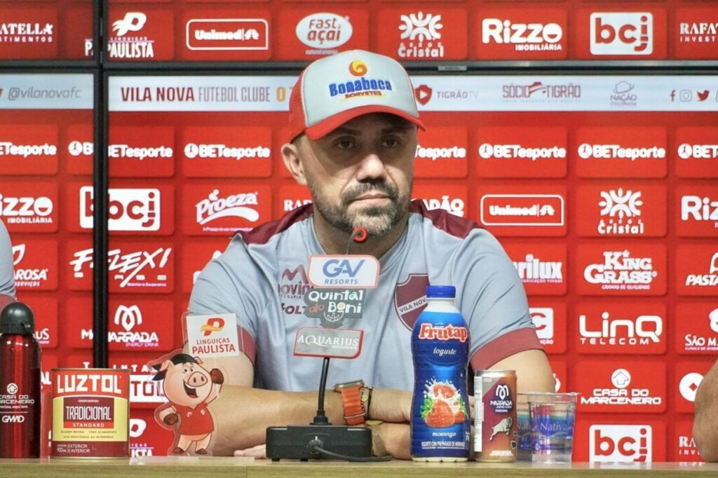 Luizinho Lopes volta ao Vila Nova para substituir Rafael Lacerda