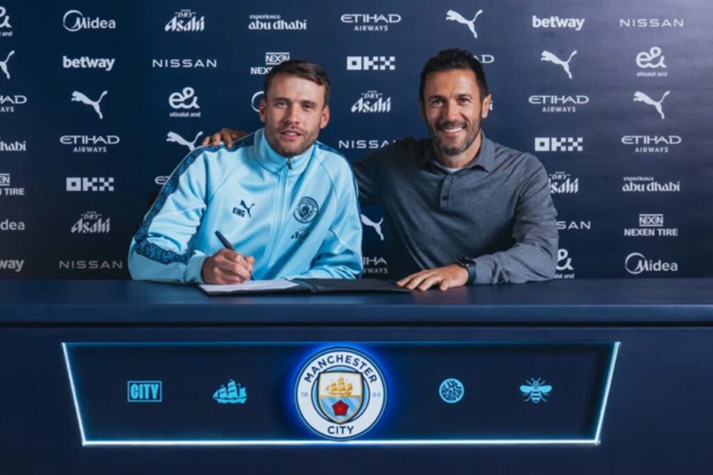 Terceiro goleiro do Chelsea assina com o Manchester City