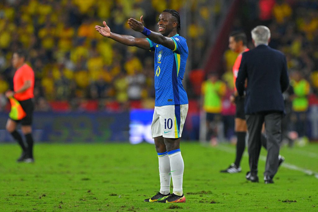 Vinícius Júnior pede paciência com Ancelotti e agradece apoio da torcida após empate
