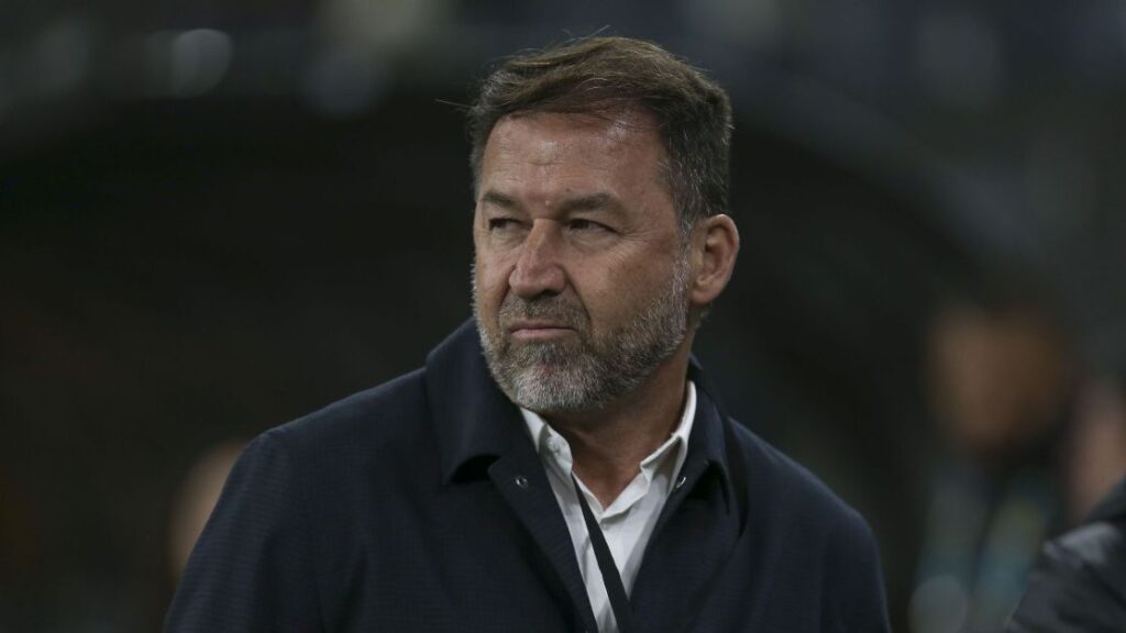 Corinthians acerta venda milionária de meia para os Emirados Árabes