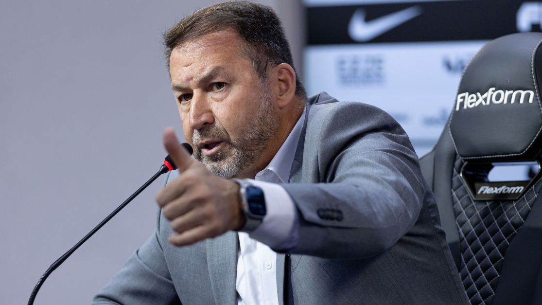 Diretor do Corinthians defende Augusto Melo: “Números são bons“