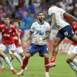 Bahia sofre virada do Nacional e vê vaga ameaçada na Libertadores