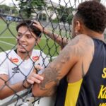 Neymar é ovacionado por jogadores em partida do sub-20; veja vídeo