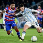 Racing vence no apagar das luzes, mas Fortaleza também avança