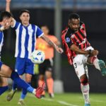 Vitória vence Cerro Largo, ganha a 1ª na Sul-Americana e respira no Grupo B