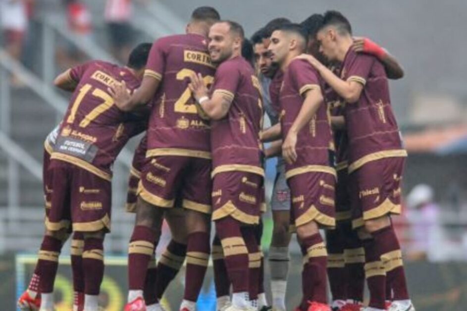 CRB vence líder Goiás para entrar no G4 da Série B