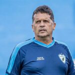 Claudinei Oliveira acerta ida para a Série B e deixa o comando do Londrina