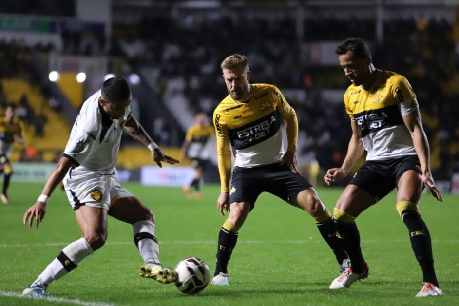 Com gol no último minuto, Criciúma afunda Amazonas e respira na luta contra o Z4