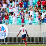 Com hat-trick, Rhaizza comanda vitória do Bahia sobre a Ferroviária na Fonte Nova