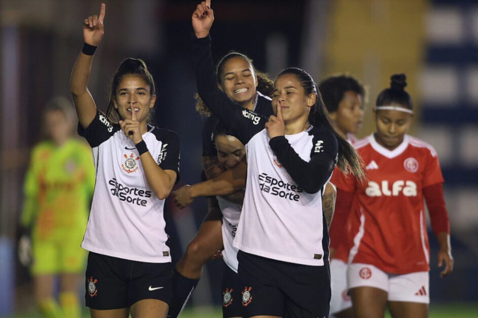 Corinthians atropela Inter fora de casa e retoma vice-liderança do Brasileirão Feminino