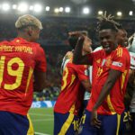 Espanha ensaia goleada, sofre susto da França, mas avança para a final da Nations