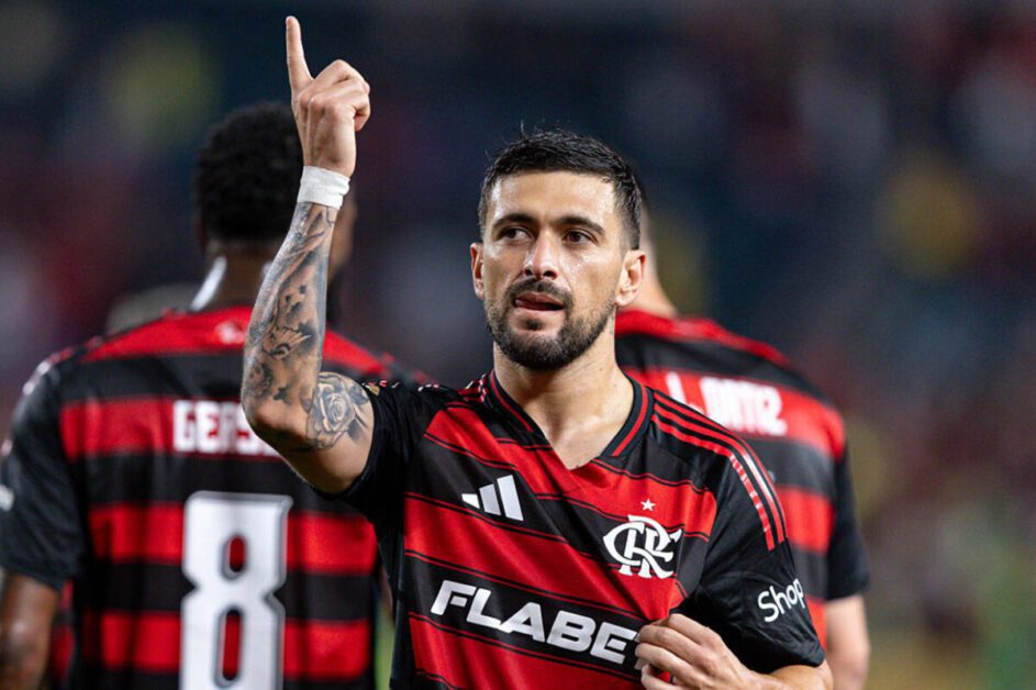 Flamengo faz sua parte e abre o Mundial com vitória sobre o Espérance