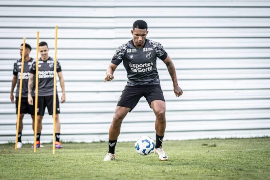 Lelê antecipa fim de empréstimo no Ceará e Fluminense acerta saída do atacante para o Japão