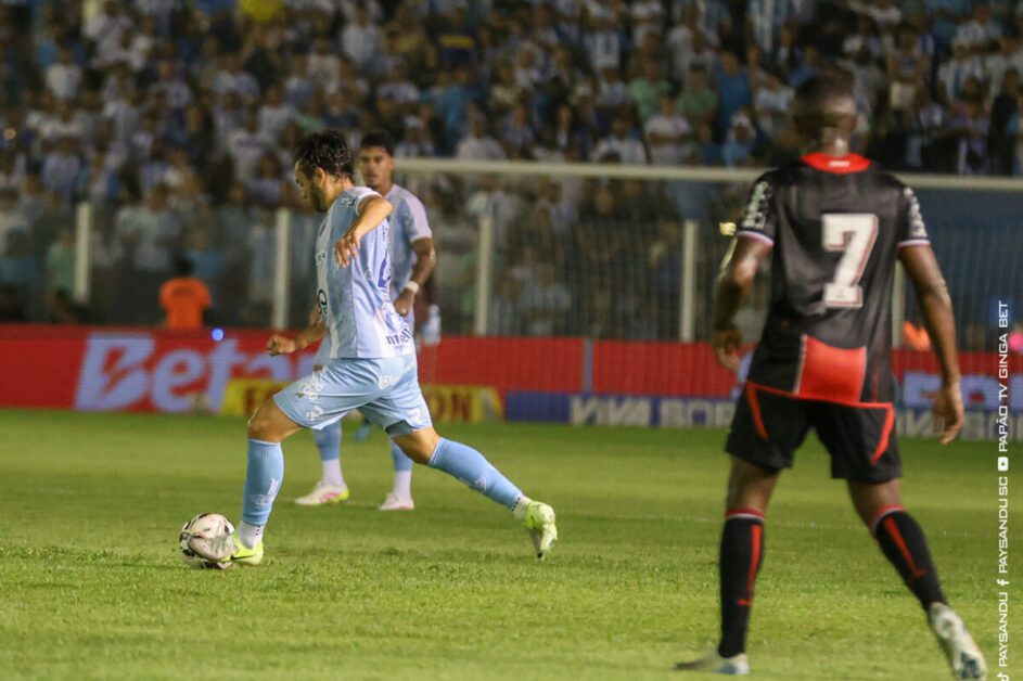 Paysandu bate o Botafogo nos acréscimos e vence a primeira na Série B