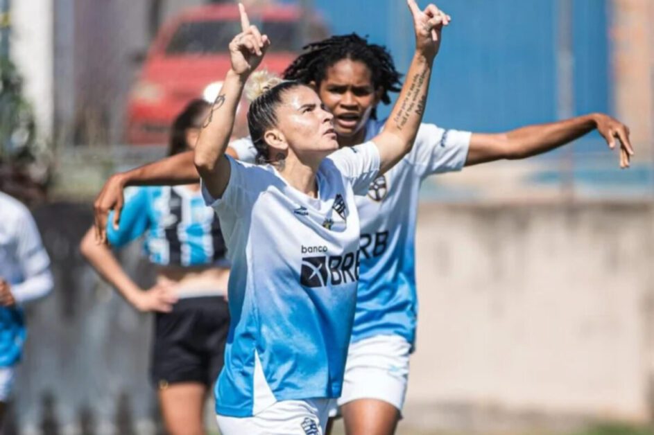 Real Brasília vence Grêmio e garante permanência na elite