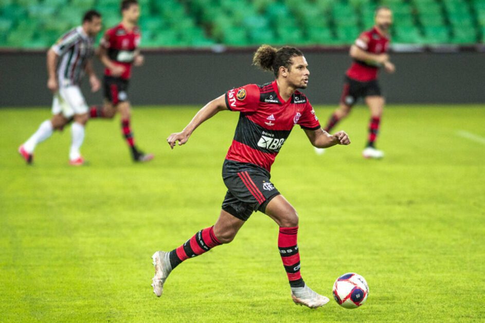 Santos encaminha contratação de Willian Arão