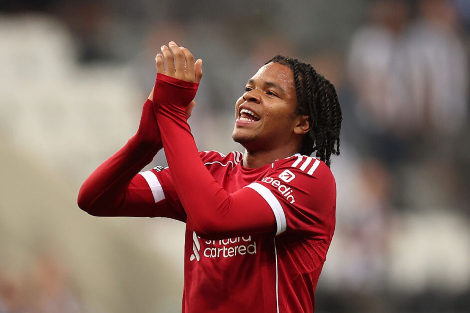 A noite histórica de Ngumoha, o mais novo a marcar um gol pelo Liverpool e o quarto na Premier League