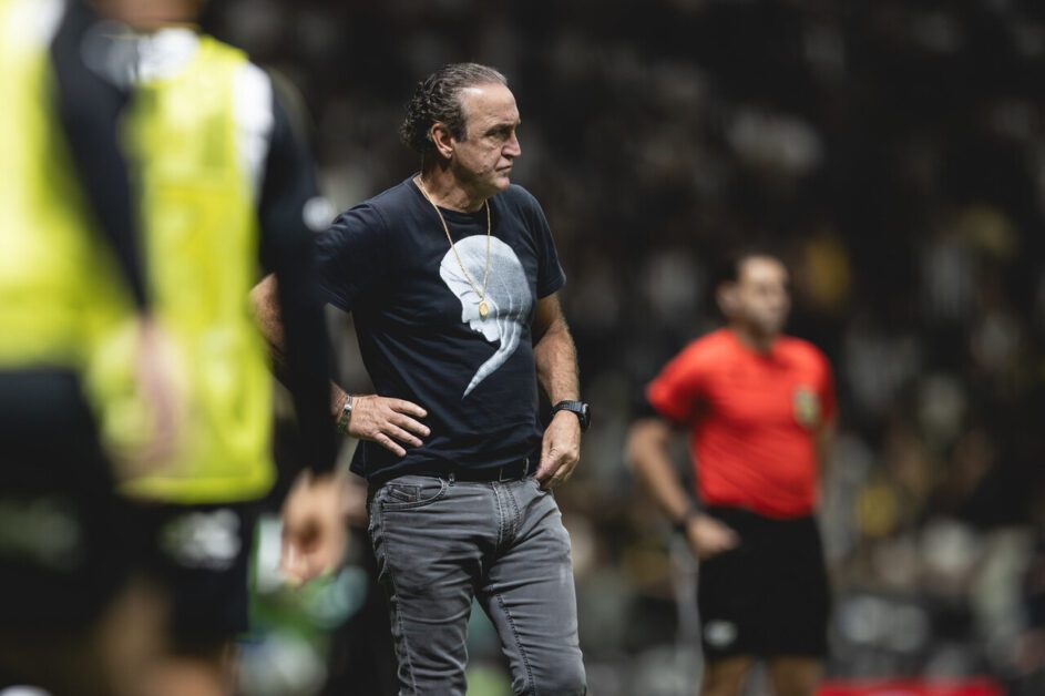 Após derrota no clássico, Cuca diz que atletas importantes ''podem jogar mais''