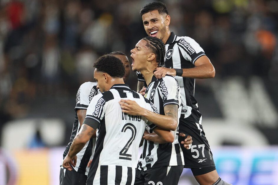 Botafogo brilha nos chutes de longe e goleia o Red Bull Bragantino
