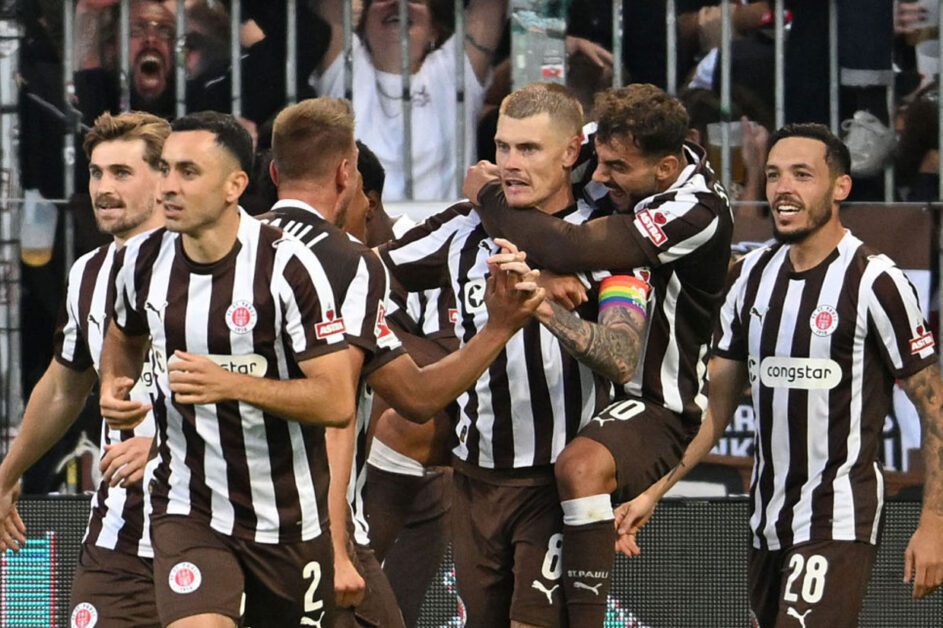 Dortmund deixa escapar vitória no fim e tropeça no St. Pauli na estreia na Bundesliga