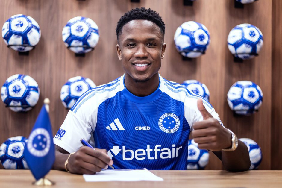 Luis Sinisterra deixa a Premier League e reforça o Cruzeiro