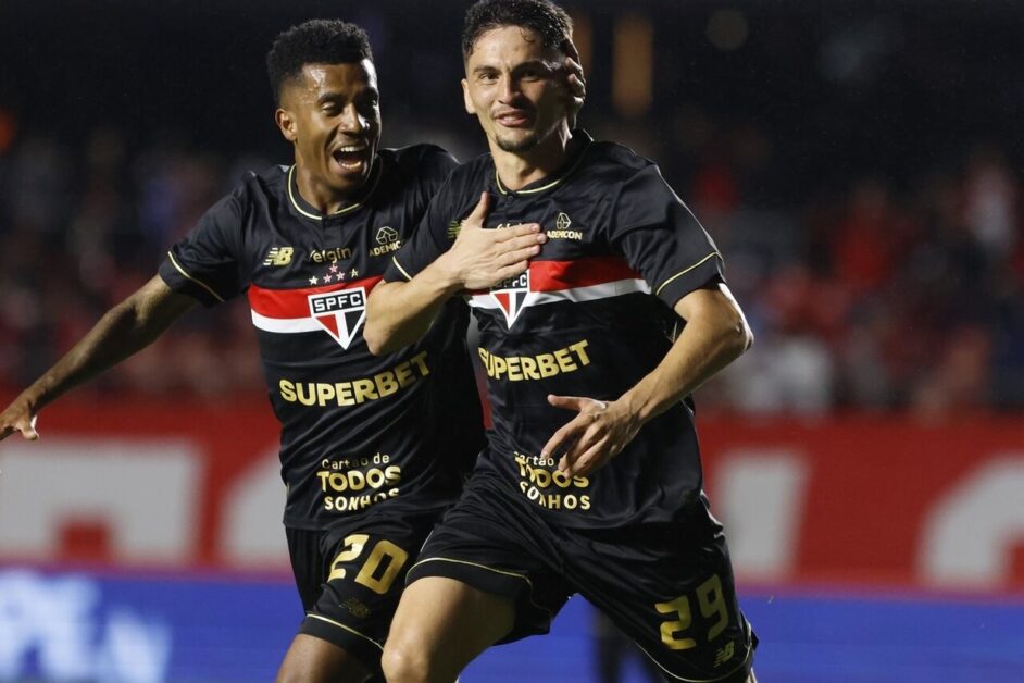São Paulo controla o Atlético, mostra eficiência e retoma o caminho das vitórias