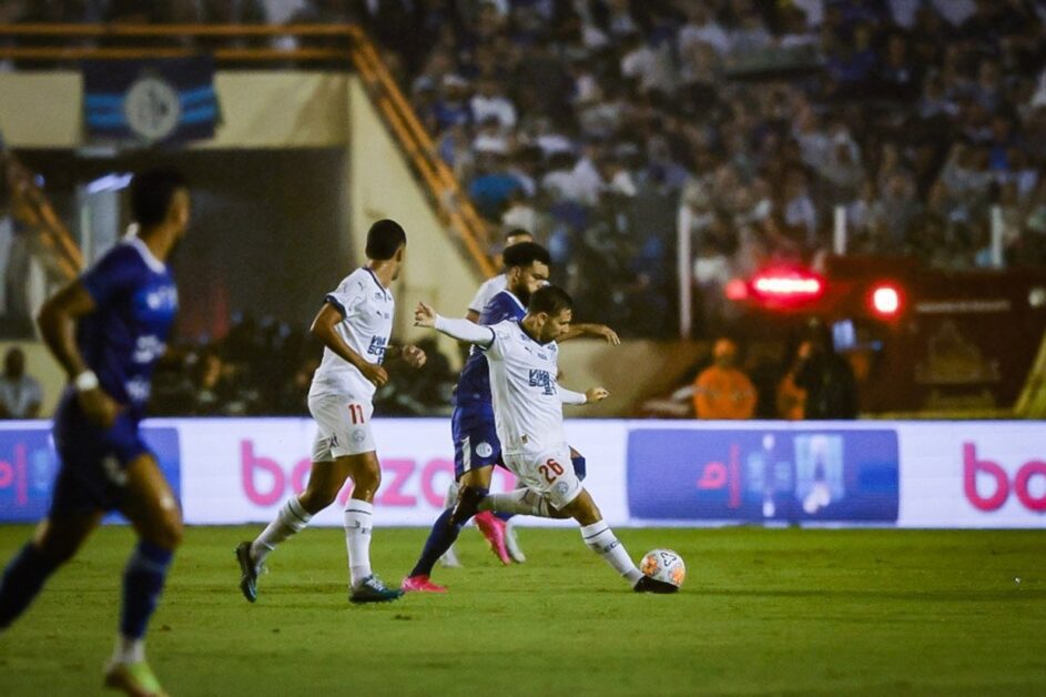 Bahia domina o Confiança fora e abre larga vantagem na decisão da Copa do Nordeste