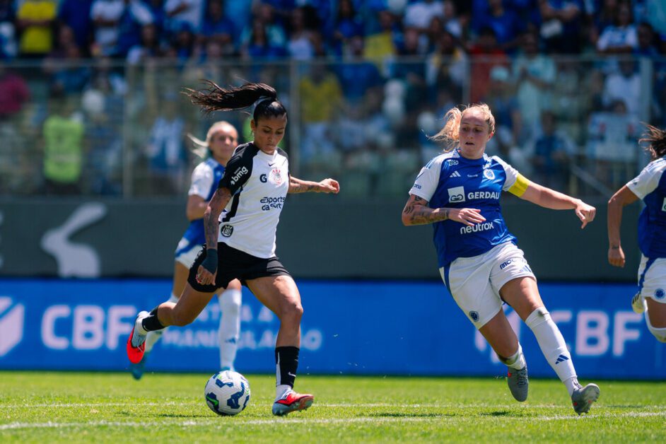 Cruzeiro e Corinthians ficam no empate nos primeiros 90 minutos na final do Brasileirão Feminino