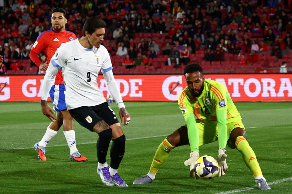 Empate monótono marca despedida de Chile e Uruguai das Eliminatórias